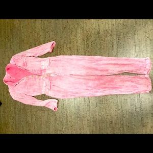 This jumpsuit is so nice and comfy💋